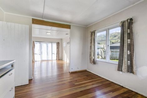 Photo of property in 17 Mckay Street, Wainuiomata, Lower Hutt, 5014