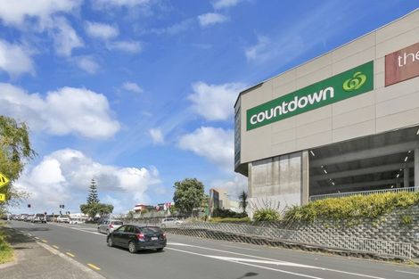 Photo of property in 2/10 Coroglen Avenue, Birkenhead, Auckland, 0626