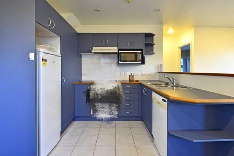 Photo of property in 136 Wiseley Road, West Harbour, Auckland, 0618