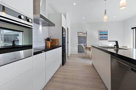 Photo of property in 57 Te Kio Crescent, Papamoa Beach, Papamoa, 3118