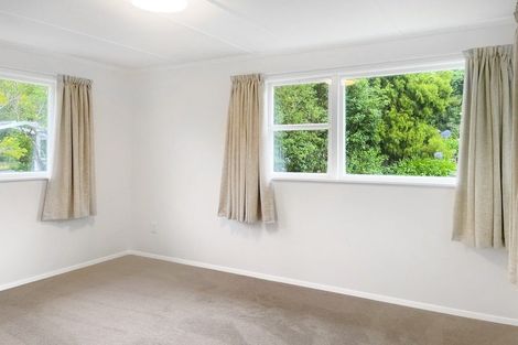 Photo of property in 31 Pinehaven Road, Pinehaven, Upper Hutt, 5019