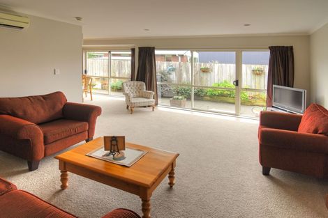 Photo of property in Holdsworth Villas, 21/2 William Donald Drive, Solway, Masterton, 5810