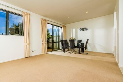 Photo of property in 26/22 Northcross Drive, Oteha, Auckland, 0632