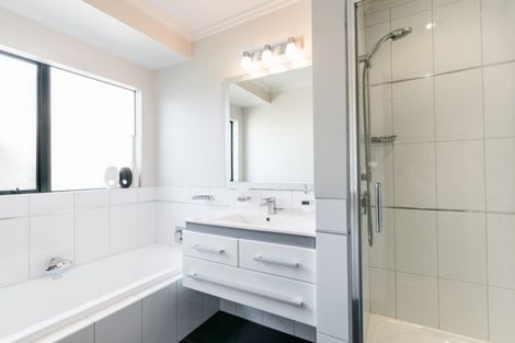 Photo of property in 32 Miller Road, Havelock North, 4130