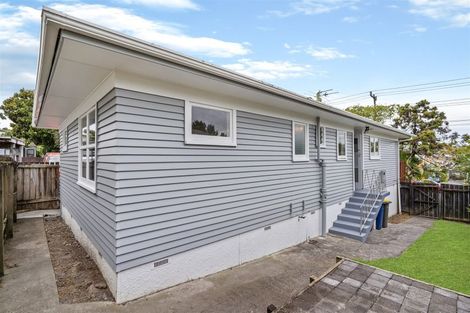 Photo of property in 1/2 Sunhaven Avenue, Glenfield, Auckland, 0629