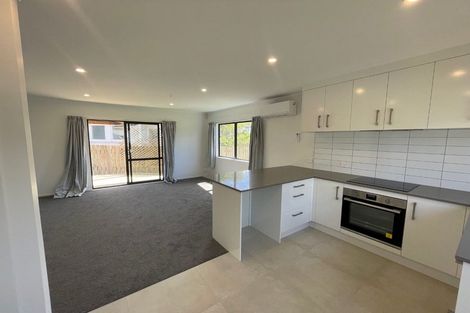 Photo of property in 35 Tarata Crescent, Mangere Bridge, Auckland, 2022