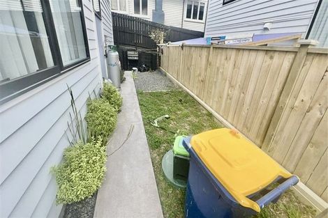 Photo of property in 28 Routley Drive, Glen Eden, Auckland, 0602