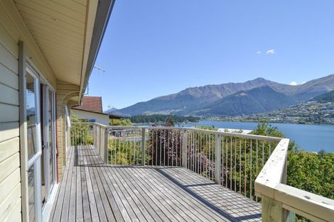 Photo of property in 54 Oregon Drive, Kelvin Heights, Queenstown, 9300