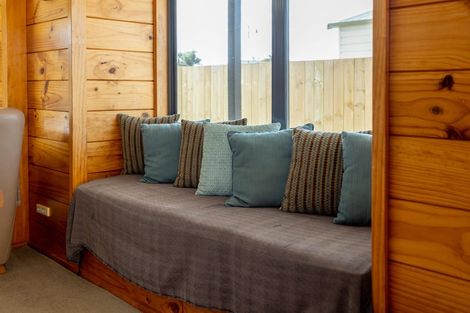 Photo of property in 28 Surf Street, Whitianga, 3510