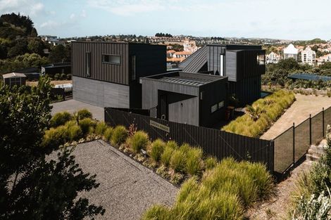 Photo of property in 11 Laguna Place, Matakatia, Whangaparaoa, 0930