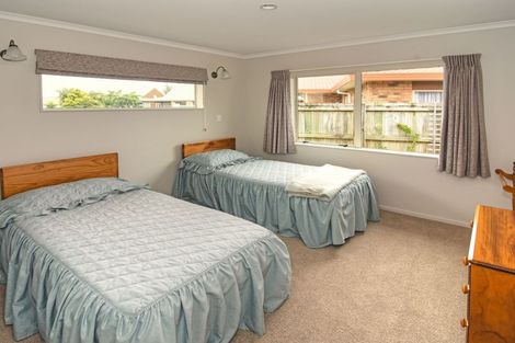 Photo of property in Holdsworth Villas, 21/2 William Donald Drive, Solway, Masterton, 5810