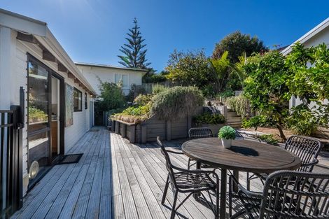 Photo of property in 27 Hastings Parade, Devonport, Auckland, 0624