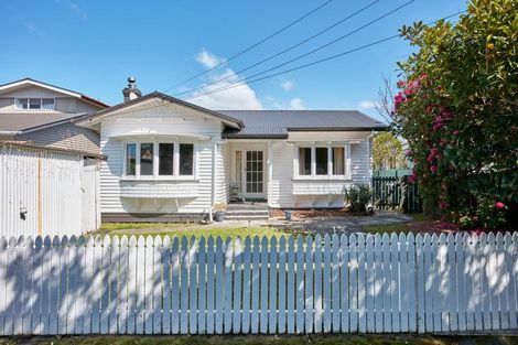 Photo of property in 42 Adair Street, Whataupoko, Gisborne, 4010