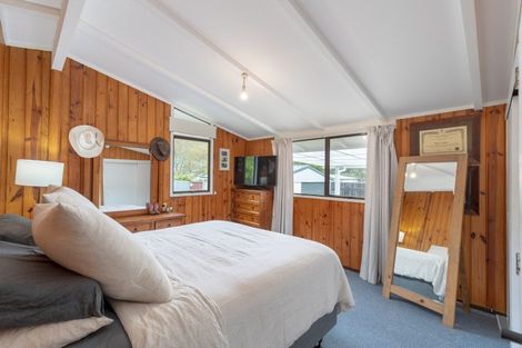 Photo of property in 9a Heretaunga Square, Silverstream, Upper Hutt, 5019