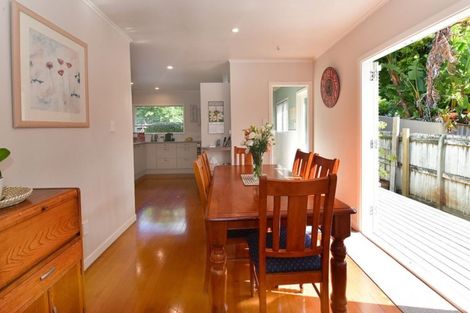 Photo of property in 26 Pohutukawa Avenue, Red Beach, 0932