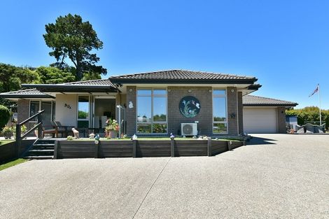 Photo of property in 25 Waldorf Crescent, Orewa, 0931