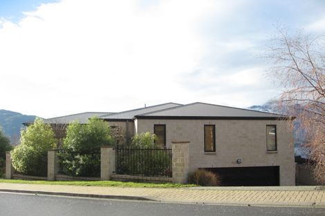 Photo of property in 21 Aspen Grove, Fernhill, Queenstown, 9300
