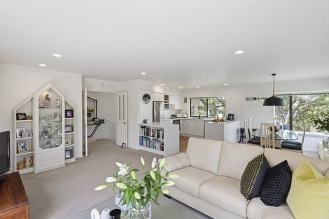 Photo of property in 3/34 Parkhill Road, Mellons Bay, Auckland, 2014