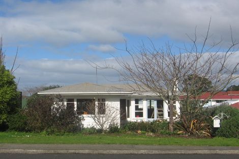 Photo of property in 2 Parahaki Street, Regent, Whangarei, 0112