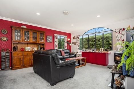 Photo of property in 16 Pampas Grove, Welcome Bay, Tauranga, 3112