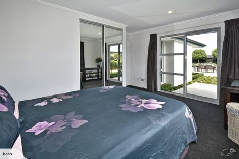 Photo of property in 5 Gosling Crescent, Halswell, Christchurch, 8025