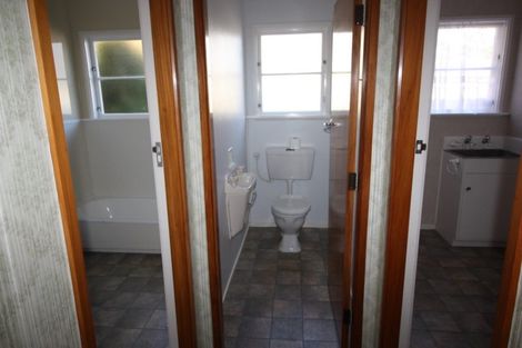 Photo of property in 43 Elmira Avenue, Hokowhitu, Palmerston North, 4410