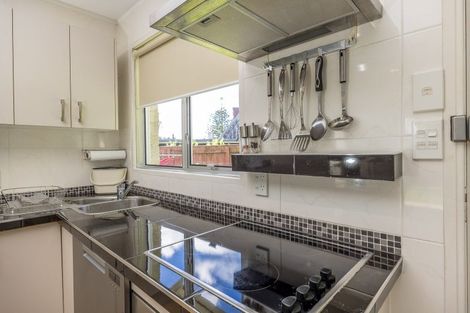 Photo of property in 2/10 Raewyn Place, Pakuranga, Auckland, 2010