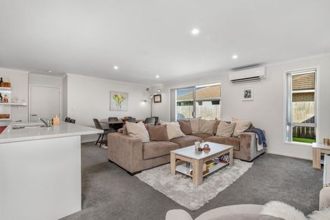 Photo of property in 15 Lamborn Drive, Papakura, 2110