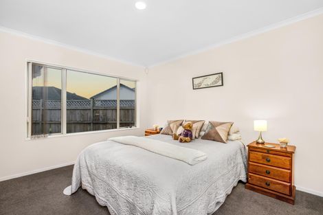 Photo of property in 24 Stellata Court, Randwick Park, Auckland, 2105