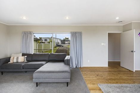 Photo of property in 17 Marcel Place, Glenfield, Auckland, 0629