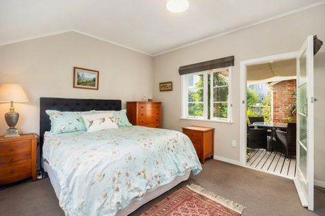 Photo of property in 24 Buscomb Avenue, Henderson, Auckland, 0610