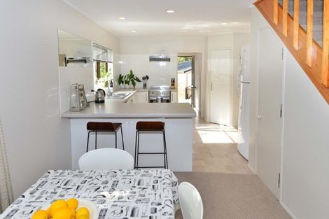 Photo of property in 11 Thalia Place, Totara Vale, Auckland, 0629