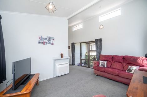 Photo of property in 15 Chelmarsh Place, Highbury, Palmerston North, 4412