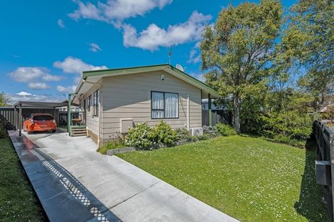 Photo of property in 37 Suzanne Grove, Kelvin Grove, Palmerston North, 4414
