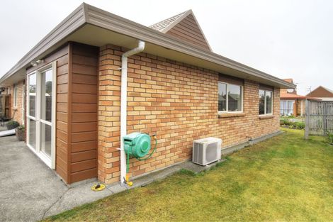 Photo of property in Holdsworth Villas, 21/2 William Donald Drive, Solway, Masterton, 5810