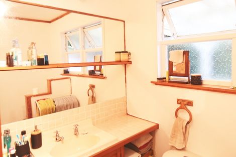 Photo of property in 74 Tuhikaramea Road, Dinsdale, Hamilton, 3204