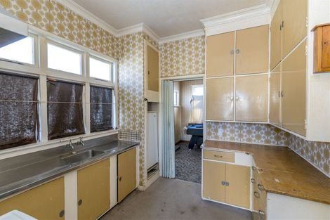 Photo of property in 74 Queenwood Road, Levin, 5510