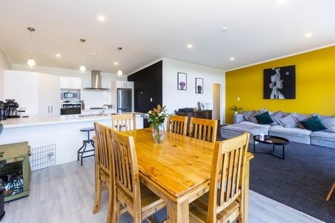 Photo of property in 51 Percy Kinsman Crescent, Riverstone Terraces, Upper Hutt, 5018