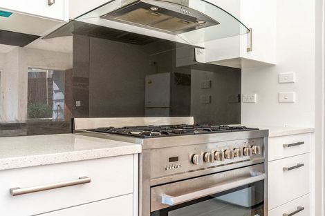 Photo of property in 1 Intrepid Place, Torbay, Auckland, 0630