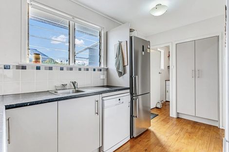 Photo of property in 24 Eddowes Street, Manurewa, Auckland, 2102