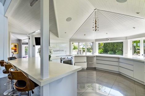 Photo of property in 2 Sealy Road, Bluff Hill, Napier, 4110