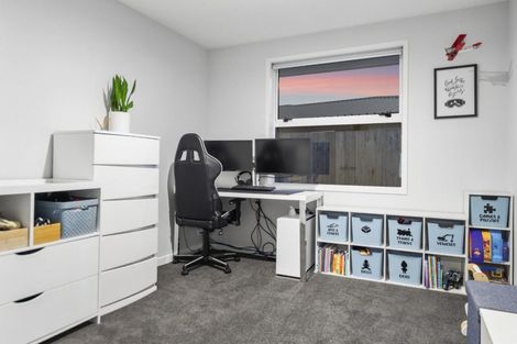 Photo of property in 12 Kahuparere Crescent, Pyes Pa, Tauranga, 3112