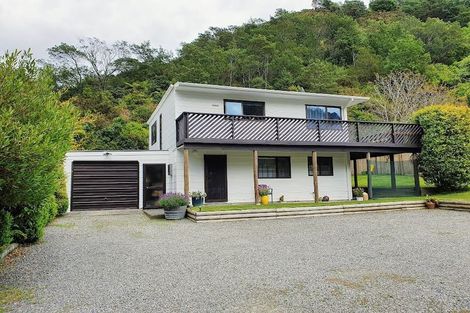 Photo of property in 19a Garden Terrace, Picton, 7220