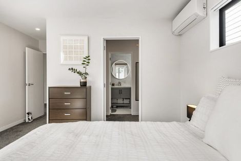 Photo of property in 9c Totara Grove, Hillcrest, Auckland, 0627