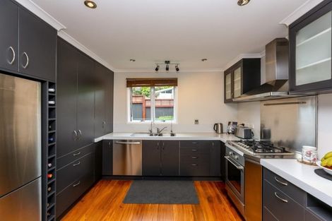 Photo of property in 10 Heaphy Street, Westown, New Plymouth, 4310