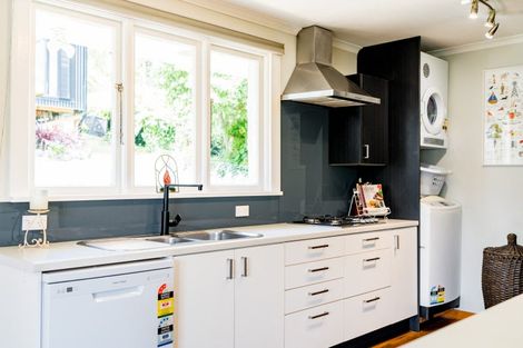 Photo of property in 96 Hocken Street, Kenmure, Dunedin, 9011