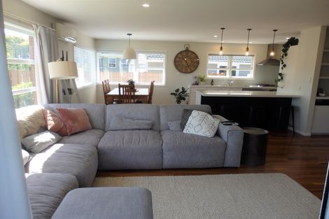 Photo of property in 21 Clare Street, Cambridge, 3434