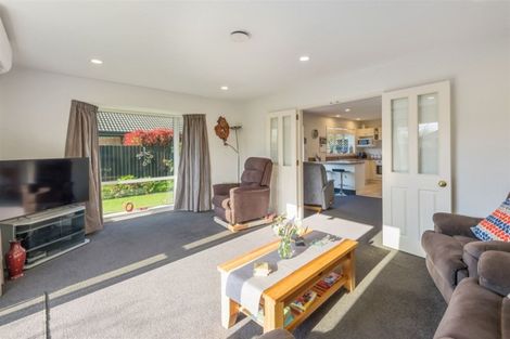 Photo of property in 52 Englefield Road, Northwood, Christchurch, 8051
