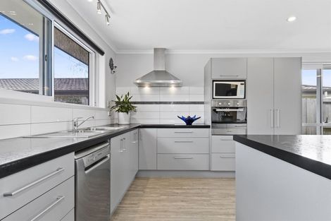 Photo of property in 224 Ballintoy Park Drive, Welcome Bay, Tauranga, 3175