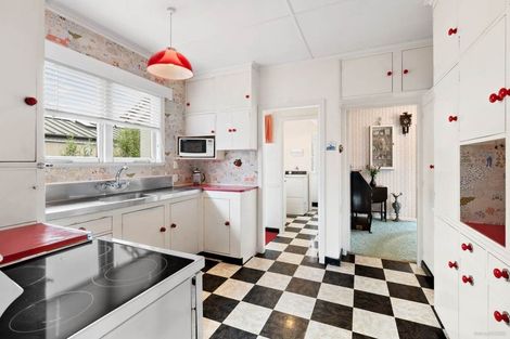 Photo of property in 16 Sale Street, Cockle Bay, Auckland, 2014